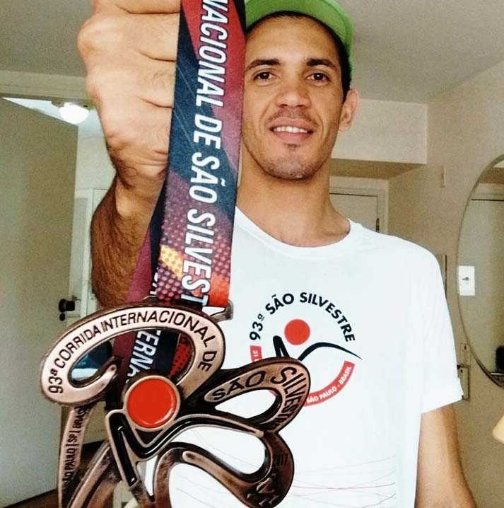 Robson Markx, atleta amador e ultramaratonista, participante da 93ª Corrida de São Silvestre, agora inspira outros corredores rumo à 100ª edição.